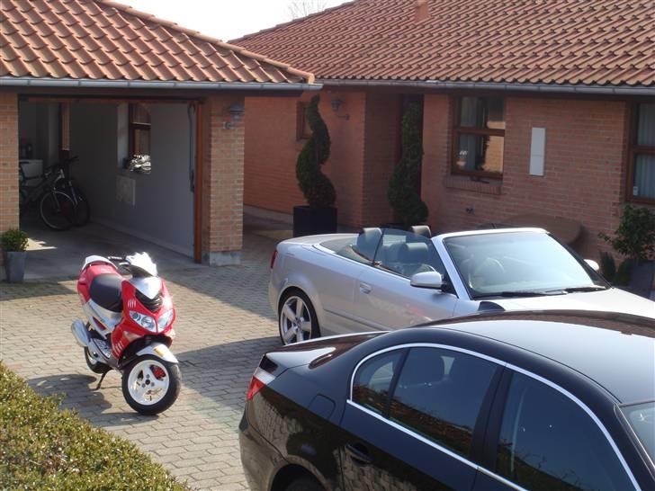 Peugeot Speedfight 2 - Da den var helt ny, med en masse klistermærker på. billede 6