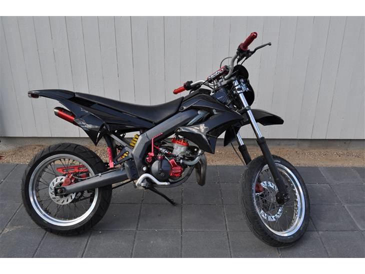 {{currentPhoto.altText}} billede {{currentPhoto.number}}