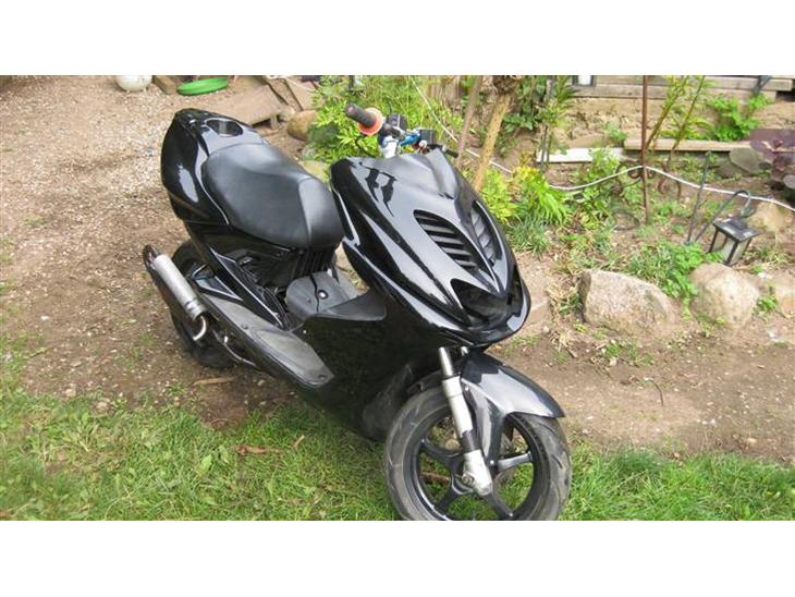 {{currentPhoto.altText}} billede {{currentPhoto.number}}