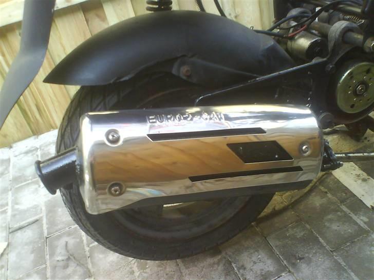 CPI Hussar - Euro 2 motor med katalysator
malet af sælger, med IKKE varmefast maling
kan godt hilse og sige den røg XD billede 19