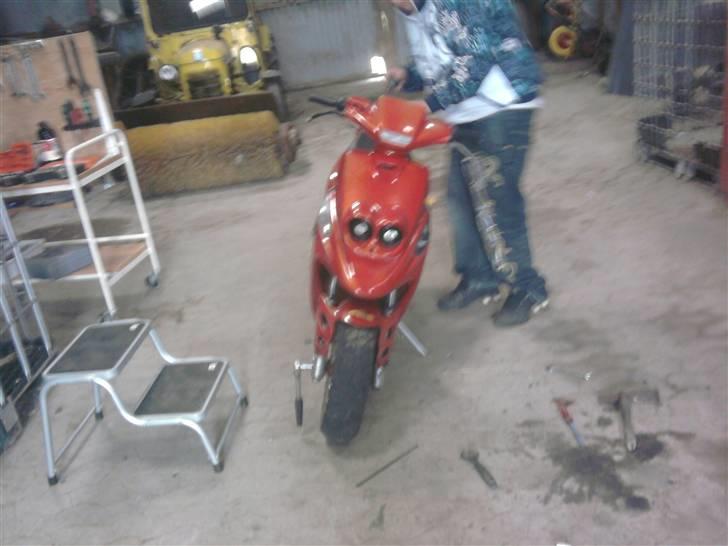 Yamaha spy (under ombygning) - billedere efter en ven kørte galt på den hvor den fik flere skader og en skæv forgaffel billede 11