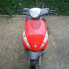 Piaggio new zip