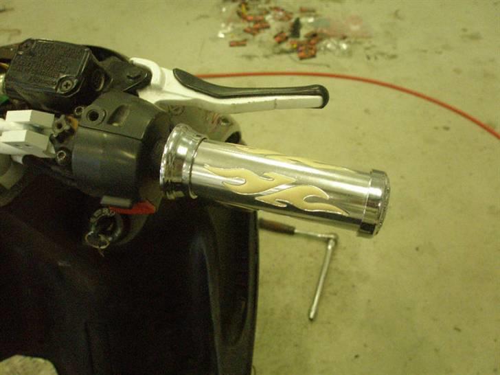 Yamaha aerox - og et håndtag  billede 11