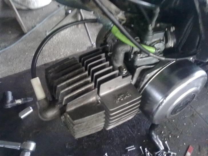 Puch Maxi p1 (solgt) - lige et billede af motoren billede 2