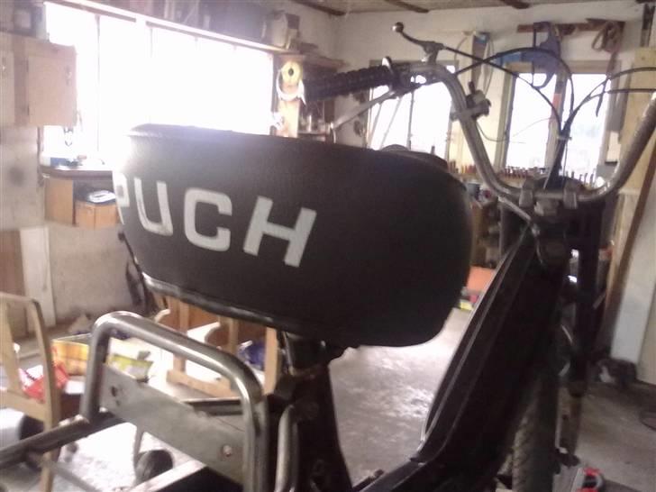 Puch Maxi p1 (solgt) - det nye sæde billede 5