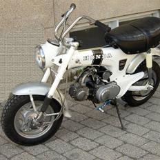 Honda Dax St 50
