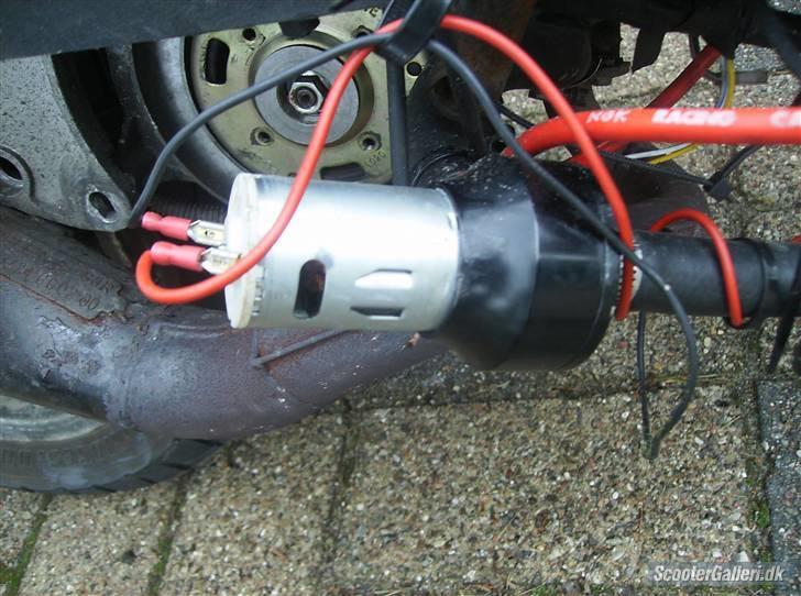 PGO Dirty lc Hot 50 SOLGT billede 8