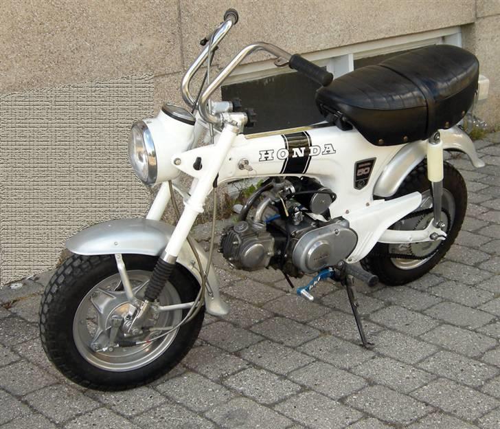 Honda Dax St 50 billede 1