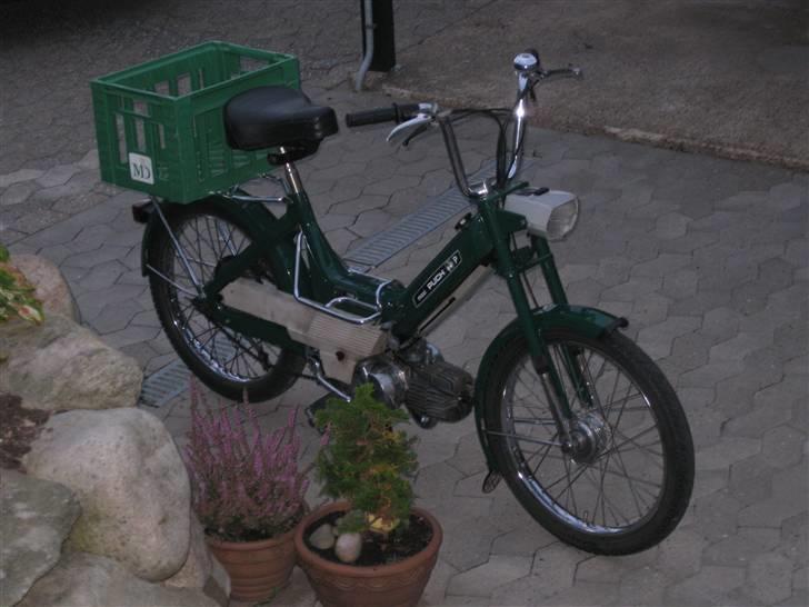 Puch Maxi P - Original - Her ser man efekterne i lakken og kromen. billede 9