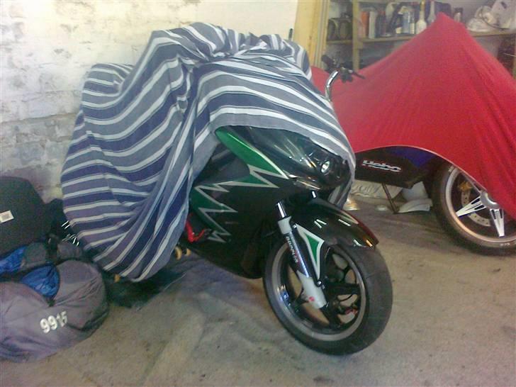 Yamaha Aerox Pata Negra billede 15