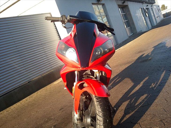 {{currentPhoto.altText}} billede {{currentPhoto.number}}