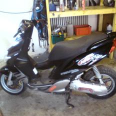 Yamaha jog r  nakket.
