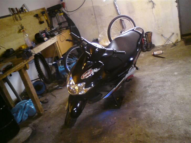 Yamaha jog r  nakket. billede 7