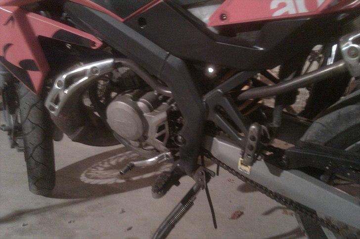 Aprilia SX 50 "Solgt" - Inden motoren blev pudset :D billede 3
