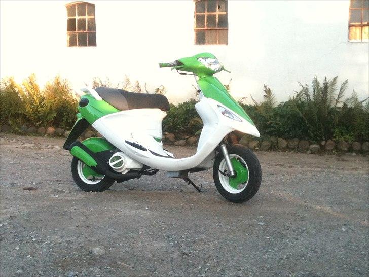 PGO Galaxy (Efter) Flest stemmer billede 9