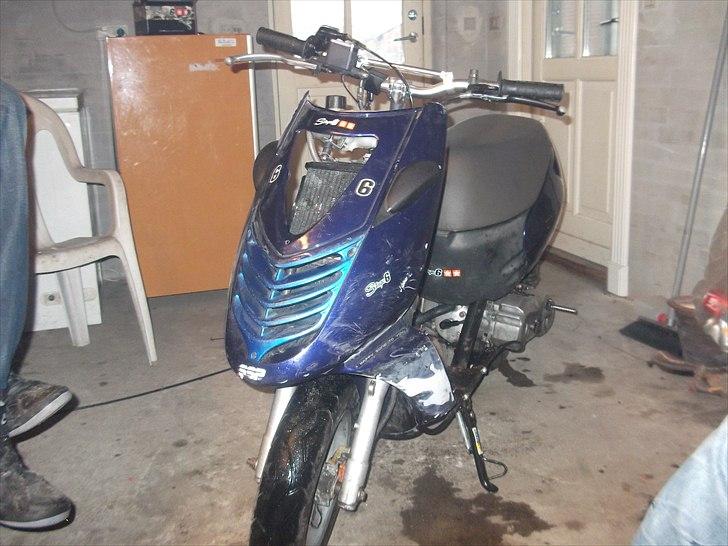 Aprilia sonic Ssp LC  - min til højre og min bror til venstre. billede 1