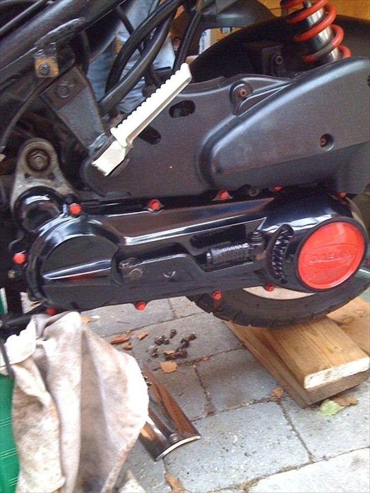 Daelim S-five (SOLGT) - Blokken - færdig. billede 13