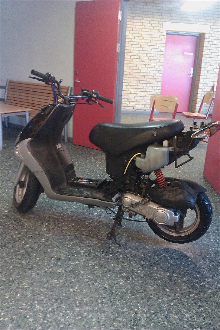Kymco Super 9 (Solgt) - på min skole  billede 7