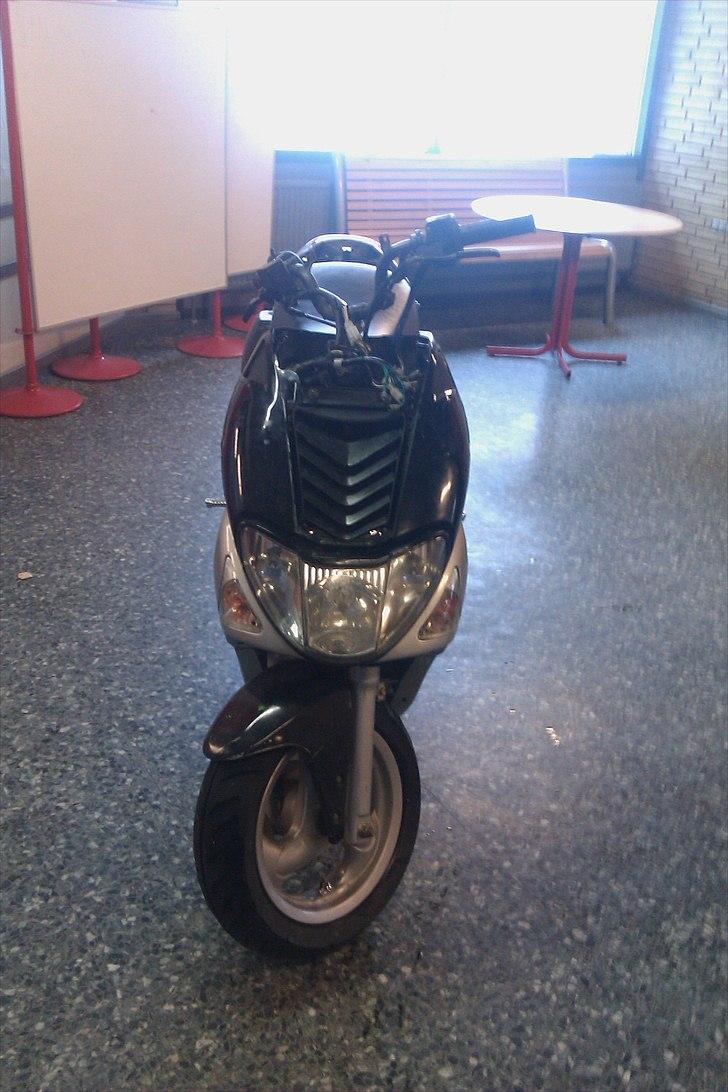 Kymco Super 9 (Solgt) - på min skole billede 9