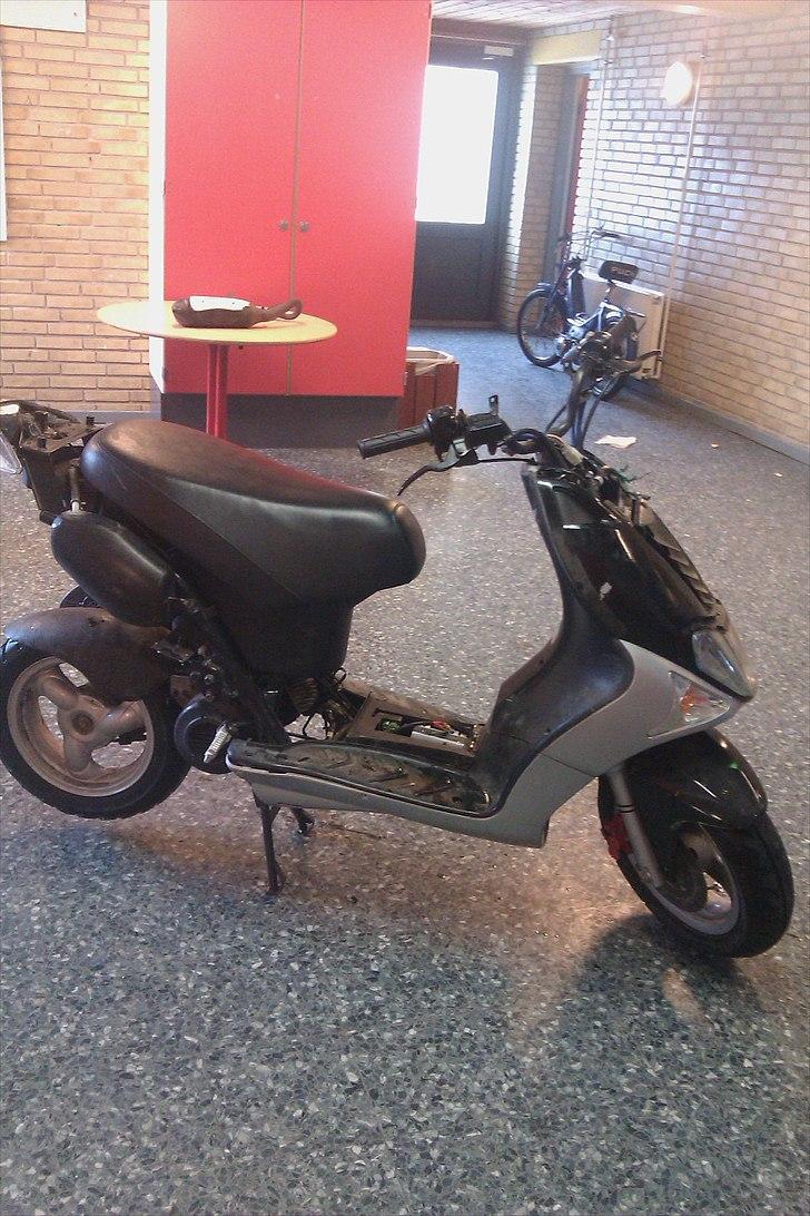 Kymco Super 9 (Solgt) - på min skole billede 11