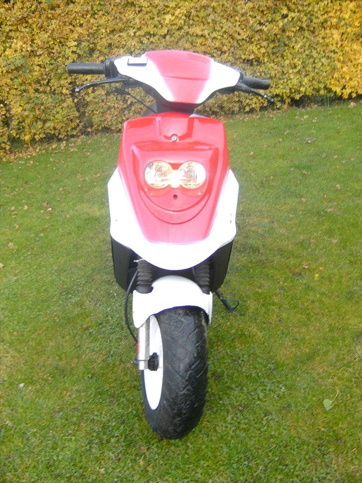 PGO hot 50  SOLGT  billede 1