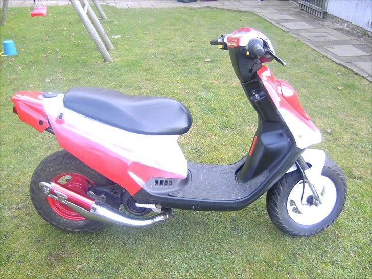 PGO hot 50  SOLGT  billede 2