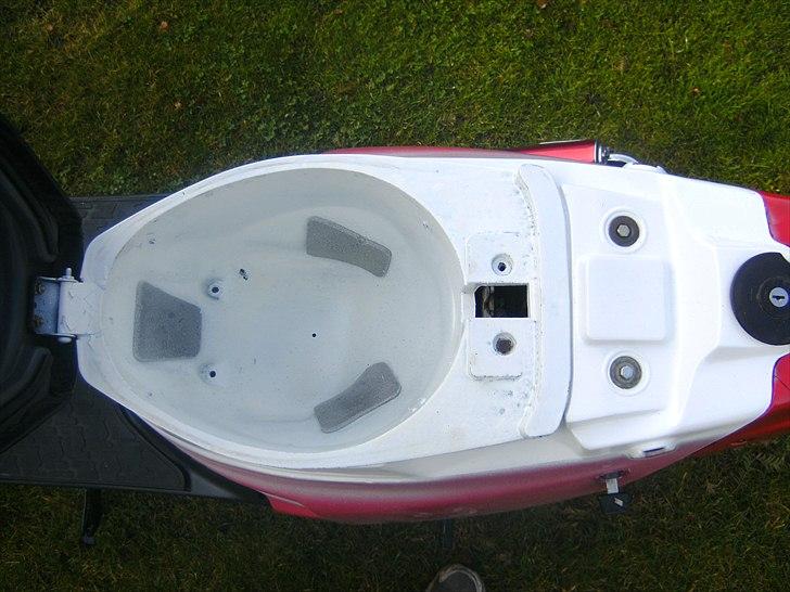 PGO hot 50  SOLGT  billede 7