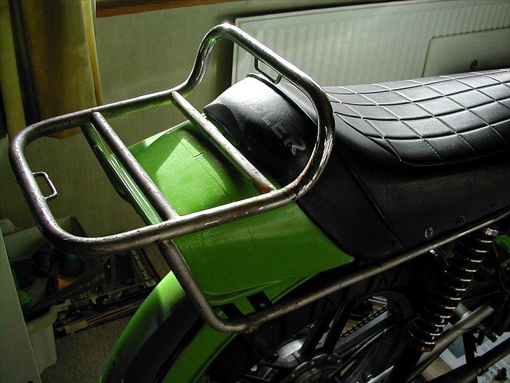 Kreidler Florett RMC/RS 5 gear - Så er bagagebær monteret, sadlen er nu også boltet fast. Mangler kun baglygten. billede 17