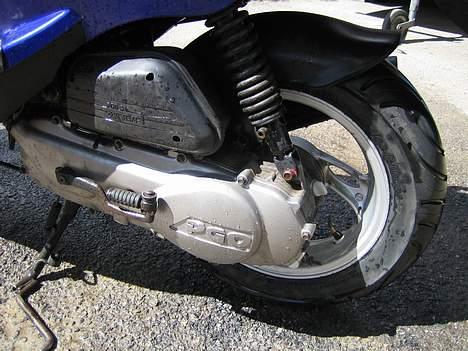 PGO *Dr. Big* {Neonbanden©} - Bagdæk og variomator/kickstarter dæksel billede 19