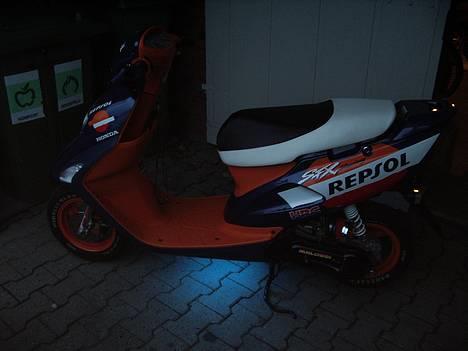 Honda SFX Repsol $ - Sådan ser det rigtigt ud, ikke så kraftigt som billedet under billede 11