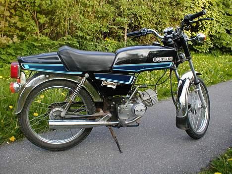 Suzuki DM-50 *solgt* - Her er så min tøs... Det første billede af den :) er en lille smule anderledes i dag! billede 1