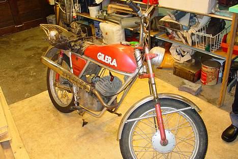 Gilera Touring - her har vi et billed af min knallert som har stået stille i 16 år billede 1