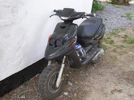 Yamaha Bw's NG projekt (solgt) - her har jeg så sat nyt speedo, nyt blink, nye håndtag og ny tændingslås på billede 3