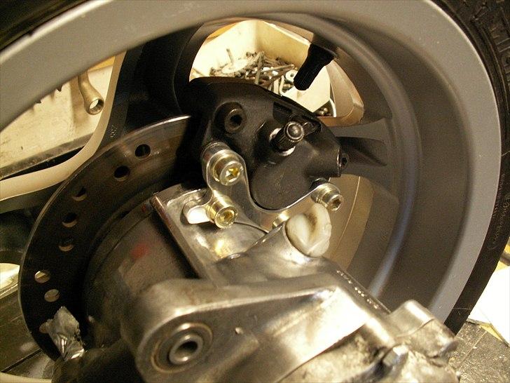 Yamaha Bws'Rox'DD'Custom! - Skivebremse og Kiesler fælg på Lodret Minarelli, ikke set før ;-) billede 18