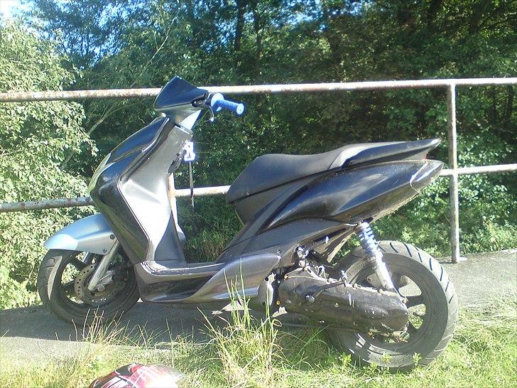 Yamaha jogr _solgt_ billede 2