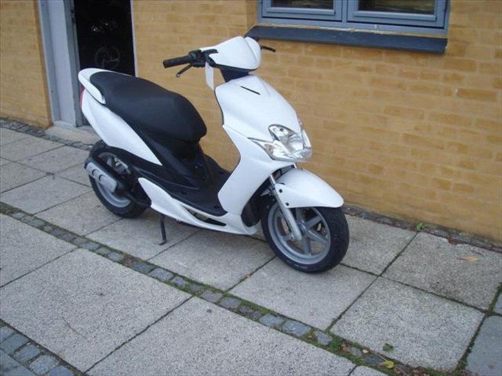 Yamaha Jog R BYTTET til Rieju - Idag da jeg hentede den 08-11-2010 billede 1