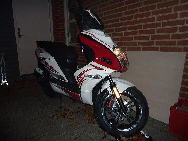 Giantco G-10 (45'er) -= SOLGT =- - Flotte linier og et sporty udseende. billede 1