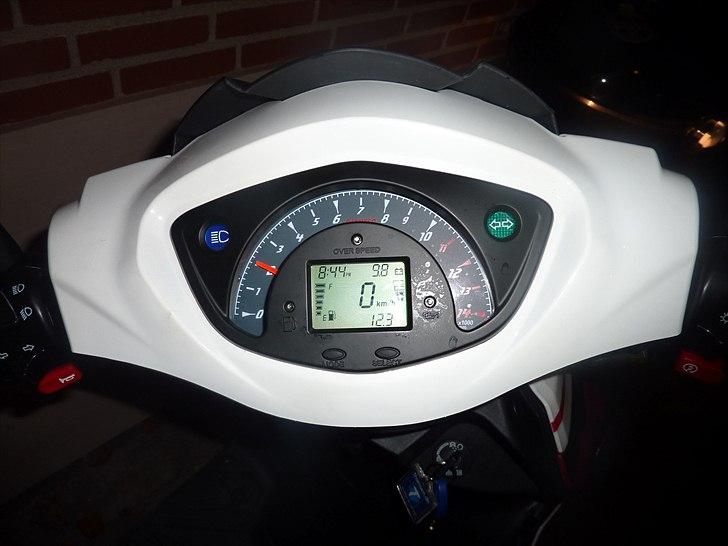 Giantco G-10 (45'er) -= SOLGT =- - Ok Digital Speedometer med omdrejningstæller billede 5