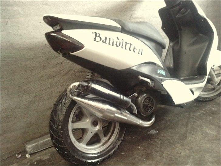 Yamaha jog r  solgt billede 1