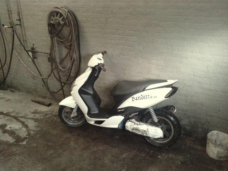 Yamaha jog r  solgt billede 2