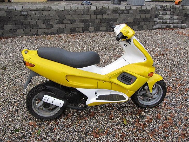 Gilera runner Lc - $Byttet$ - har det skjold som mangler, og der kommer lige nogle bedre billeder ind, som er taget om dagen. billede 1