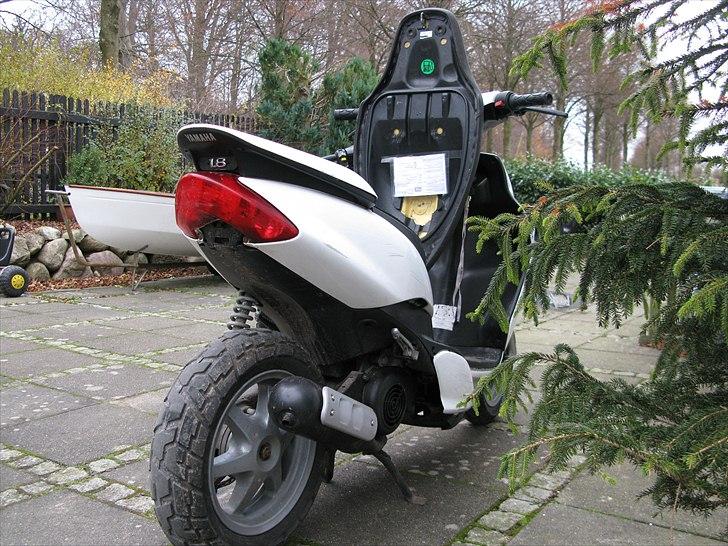 Yamaha Jog R BYTTET til Rieju - Taget i dag i min have d. 18-11-2010 billede 6