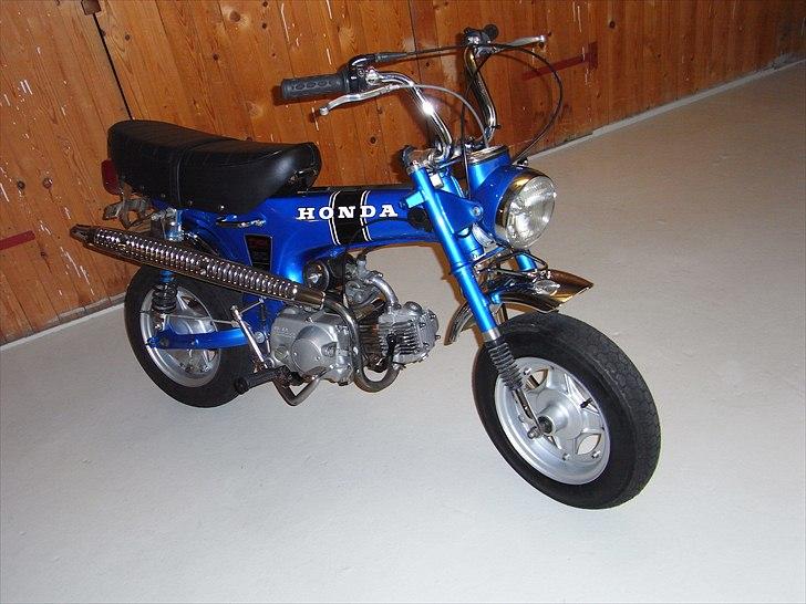 Honda ST50 DAX SOLGT billede 2