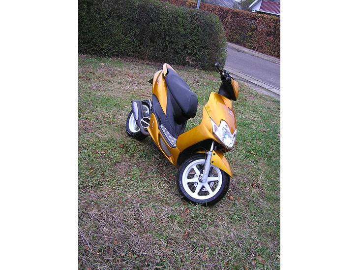 {{currentPhoto.altText}} billede {{currentPhoto.number}}