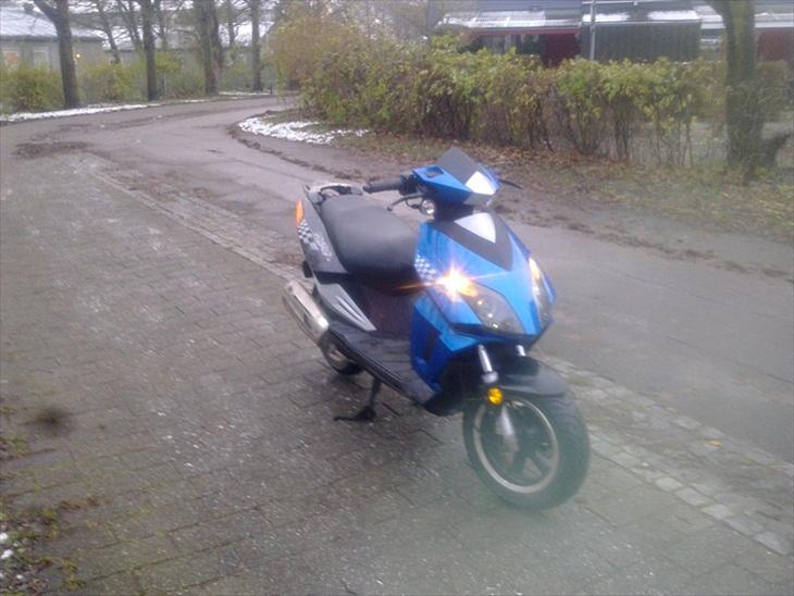 {{currentPhoto.altText}} billede {{currentPhoto.number}}