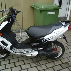 Peugeot speedfigt 2 (solgt)
