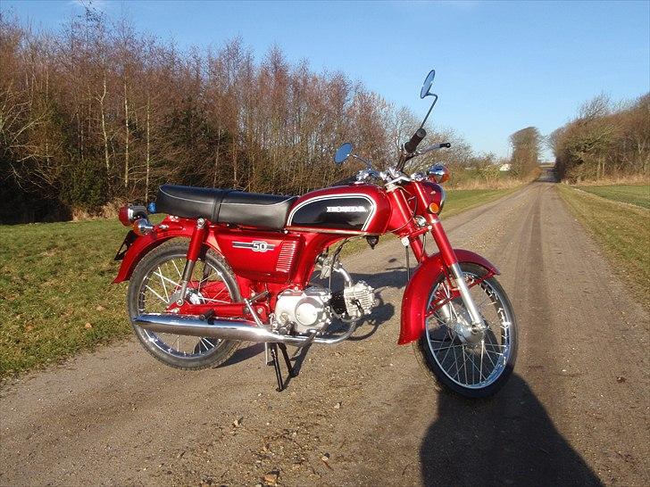 Honda cd50 k1 - Gammel dame, der har fået helt nyt makeover. billede 1