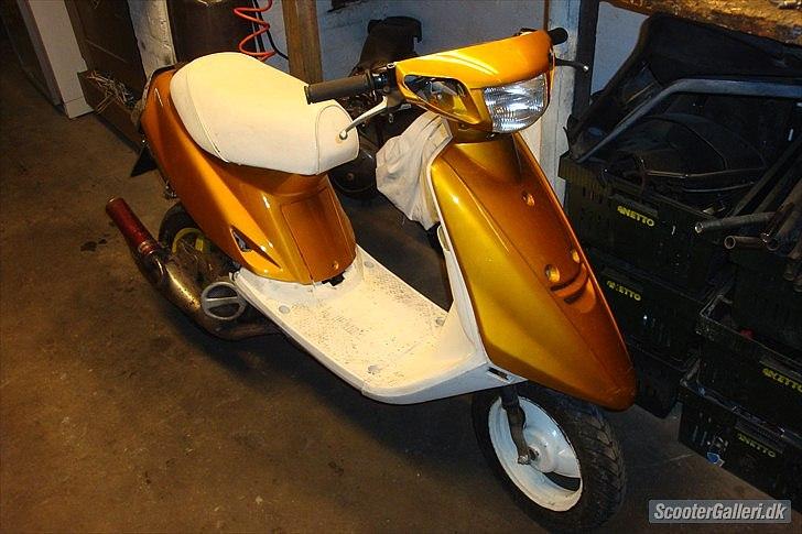 Yamaha jog (solgt) billede 1