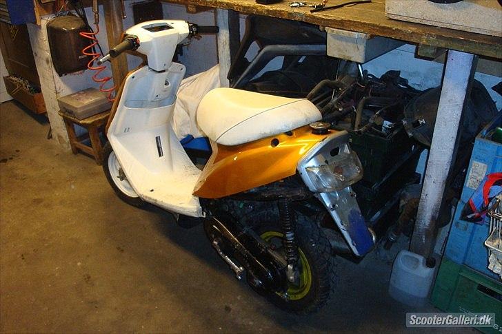 Yamaha jog (solgt) billede 5