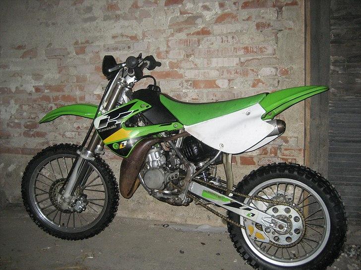 Kawasaki KX 85 Høj Byttet til Yz 250. - Sener kommer der andre klistermærker :D billede 2